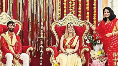 In marriage of cultures, UK woman takes Odia lessons