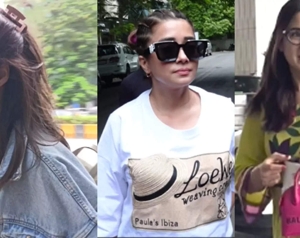 
#CelebrityEvenings: From Chitrangda Singh to Sara Ali Khan, Bollywood celebs spotted in Mumbai
