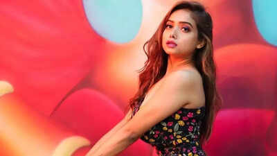 Bigg Boss OTT 2 fame Manisha Rani receives a grand welcome in her home town Patna; watch