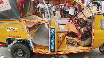 Three killed, five injured in road accident near Andhra Pradesh's Kadiri