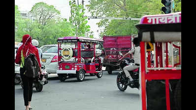 E-rickshaws continue to be a mess on city roads