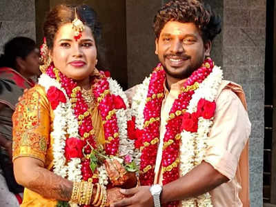 Actor Nanjil Vijayan gets married to beau Mariya; pics inside