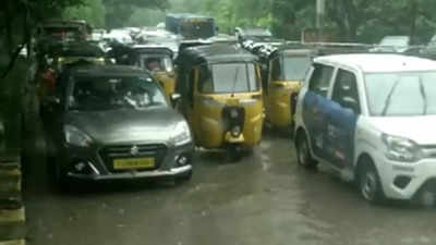 Heavy rain leads to waterlogging, traffic snarls in Hyderabad; schools and colleges shut