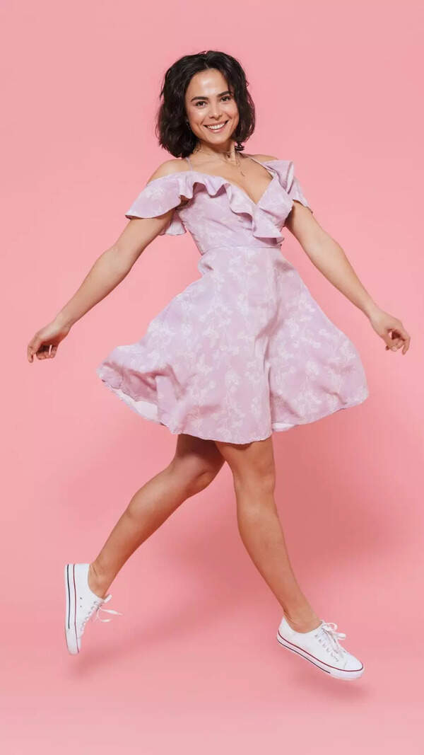 10 Dresses That Pair Well with Sneakers