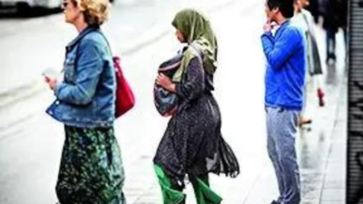 France schools send back girls for wearing abaya