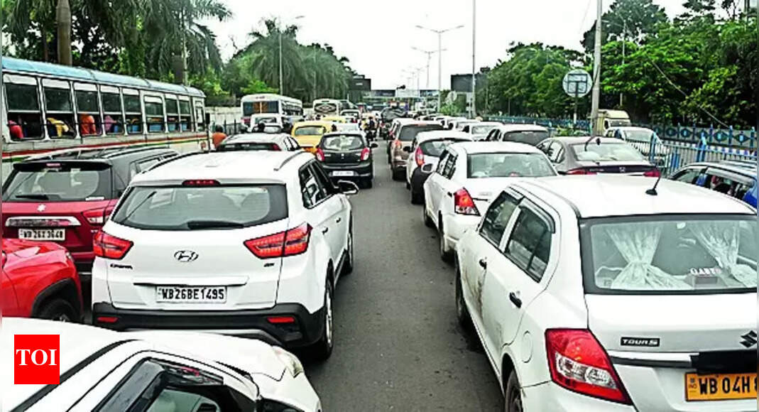 Maa Flyover: Three Breakdowns Force 25-min Maa Shutdown | Kolkata News ...