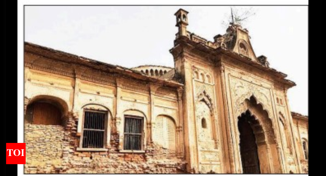 Heritage Site: 188-yr-old Monument In Focus For Broken ‘burj’ | Lucknow ...