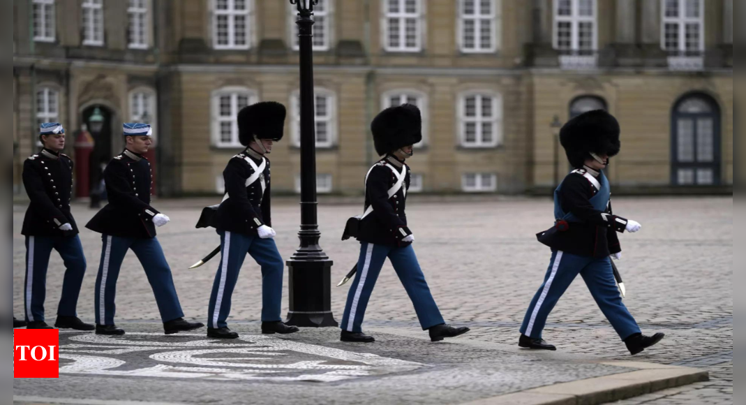 Denmark Soldiers: Denmark ends height requirements for soldiers best known for ceremonial unit outside royal palaces