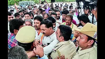 Attempt to lay siege to MP Simha’s office foiled