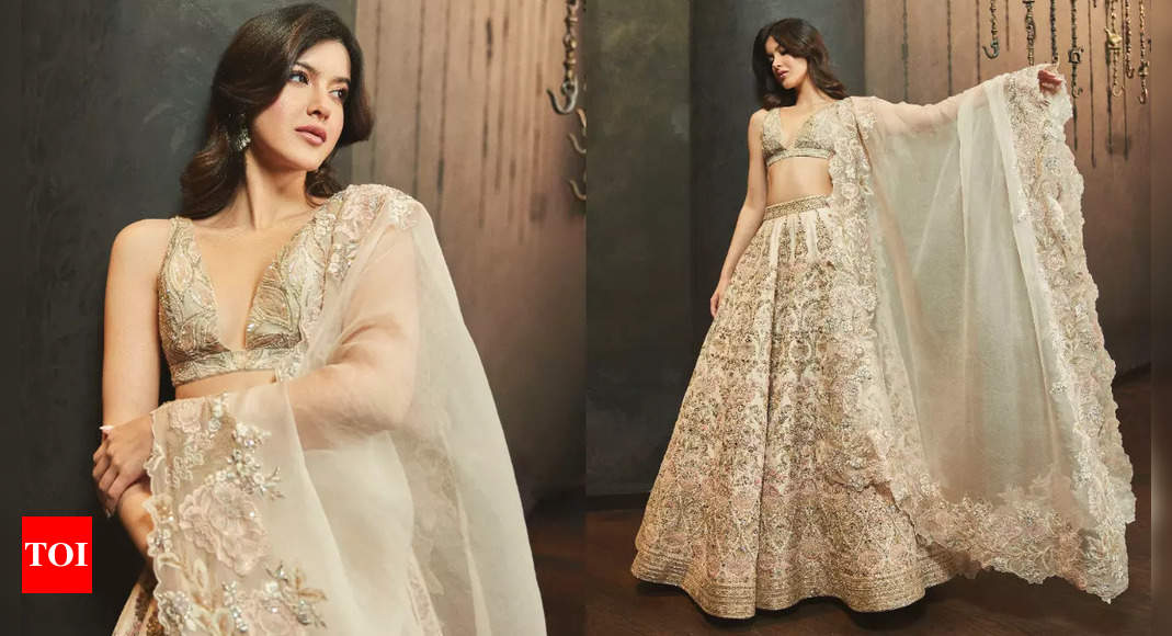 Ace the Dream Bride Look with Shyamal & Bhumika's latest collection!