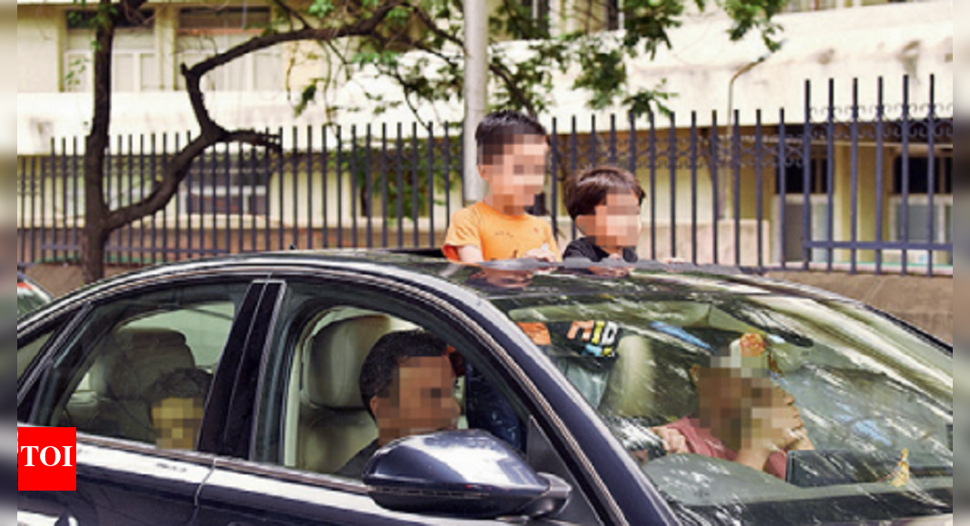 Sunroof Looking out of sunroof of moving cars can attract fine