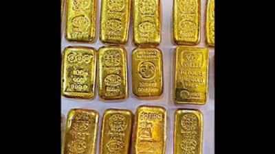 Man held for 'smuggling' Rs 1.5 crore gold from abroad