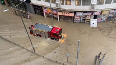 Hong Kong flooded by heaviest rainfall in 140 years