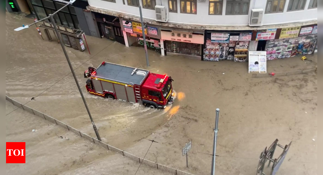 Flash Floods: Hong Kong flooded by heaviest rainfall in 140 years
