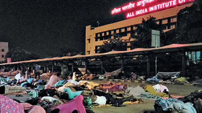 No shelter, patients and attendants forced to sleep in the open at AIIMS Bhubaneswar