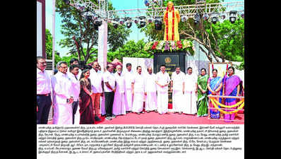 CM unveils statue of Rabindranath Tagore