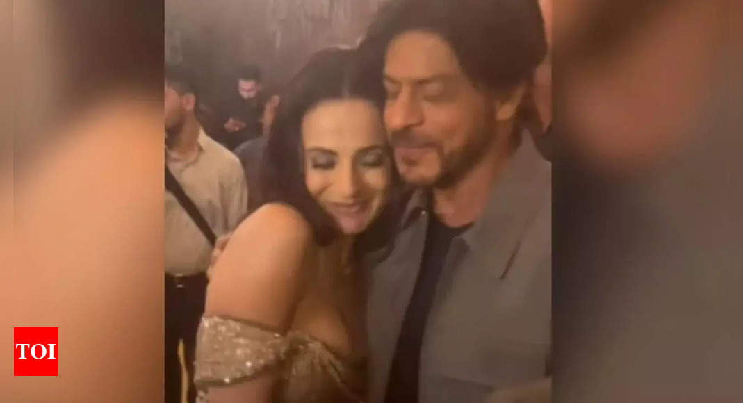 Ameesha Patel congratulates Shah Rukh Khan for creating ‘Gadar’ at the box office with ‘Jawan’