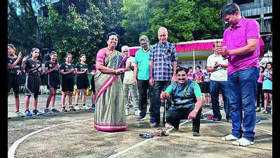 Meehira, Rajvi rule in hosts’ easy victory