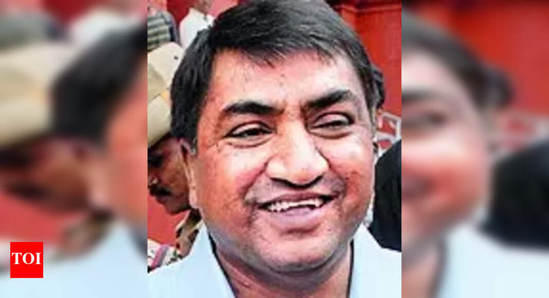 whistleblower-stamp-paper-scam-whistleblower-writes-tell-all-book