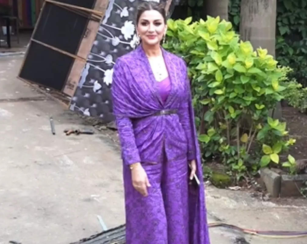 
Sonali Bendre is ageing like a fine wine, here’s another proof!
