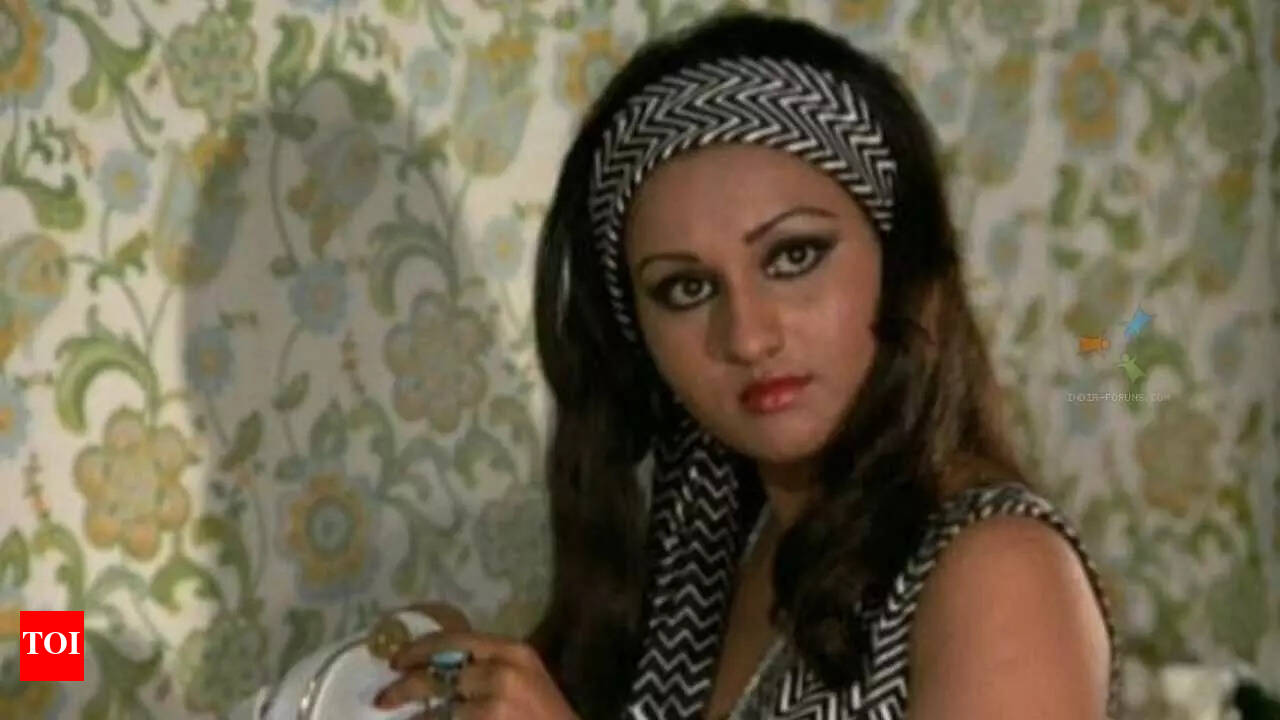 Throwback: The fascinating story of how Saira Ali was renamed Reena Roy |  Hindi Movie News - Times of India