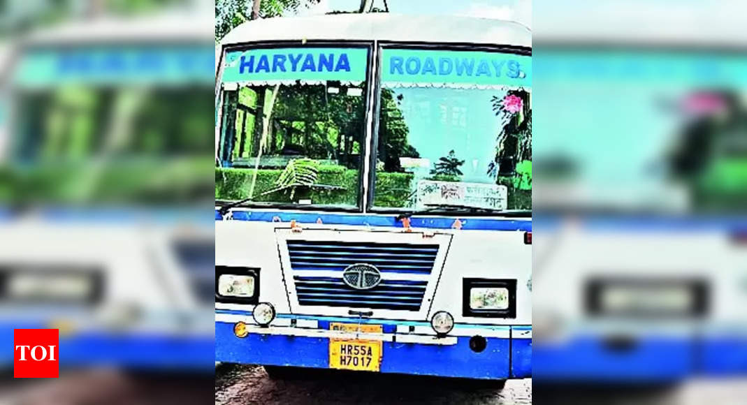 Haryana Roadways Bus Driver Smokes Hookah While Driving