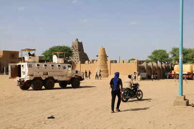 Mali army says about 10 soldiers died in suicide attack