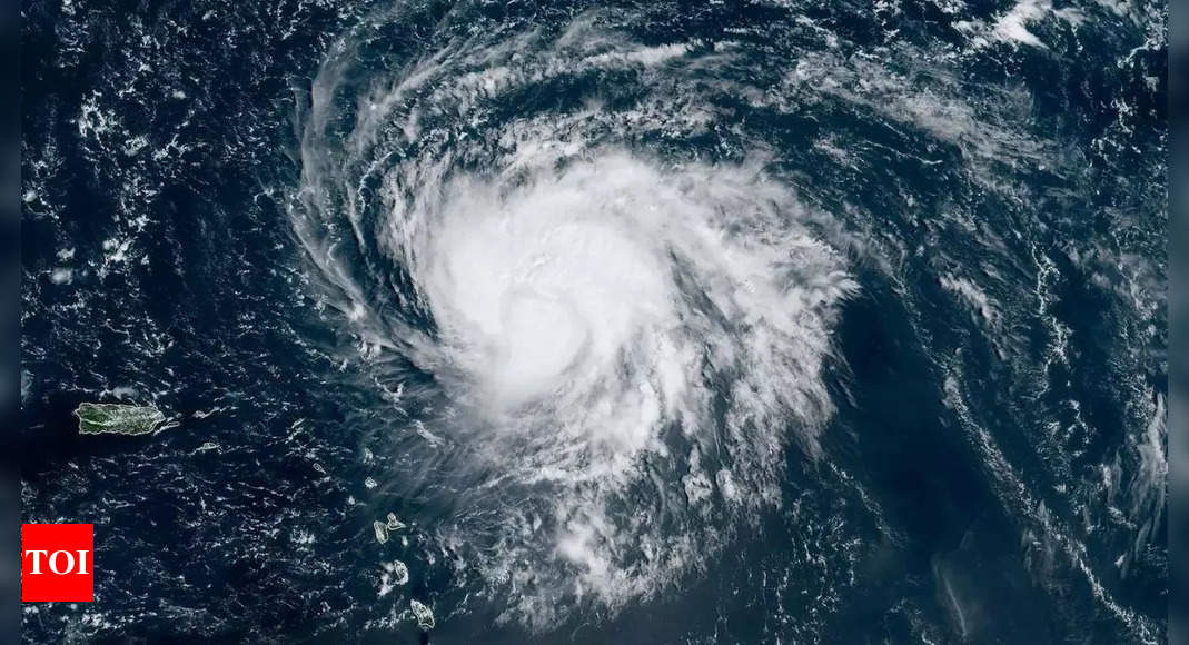 Hurricane Lee swirls through open waters on a path toward Atlantic Canada