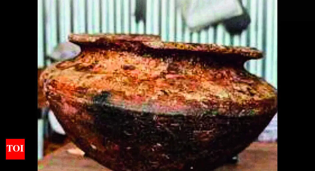 Terracotta Rare Terracotta Pot Found In Vembakottai Chennai News