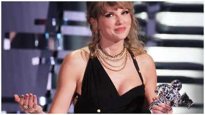 Taylor Swift racks up NINE trophies at MTV's Video Music Awards including Artist of the Year