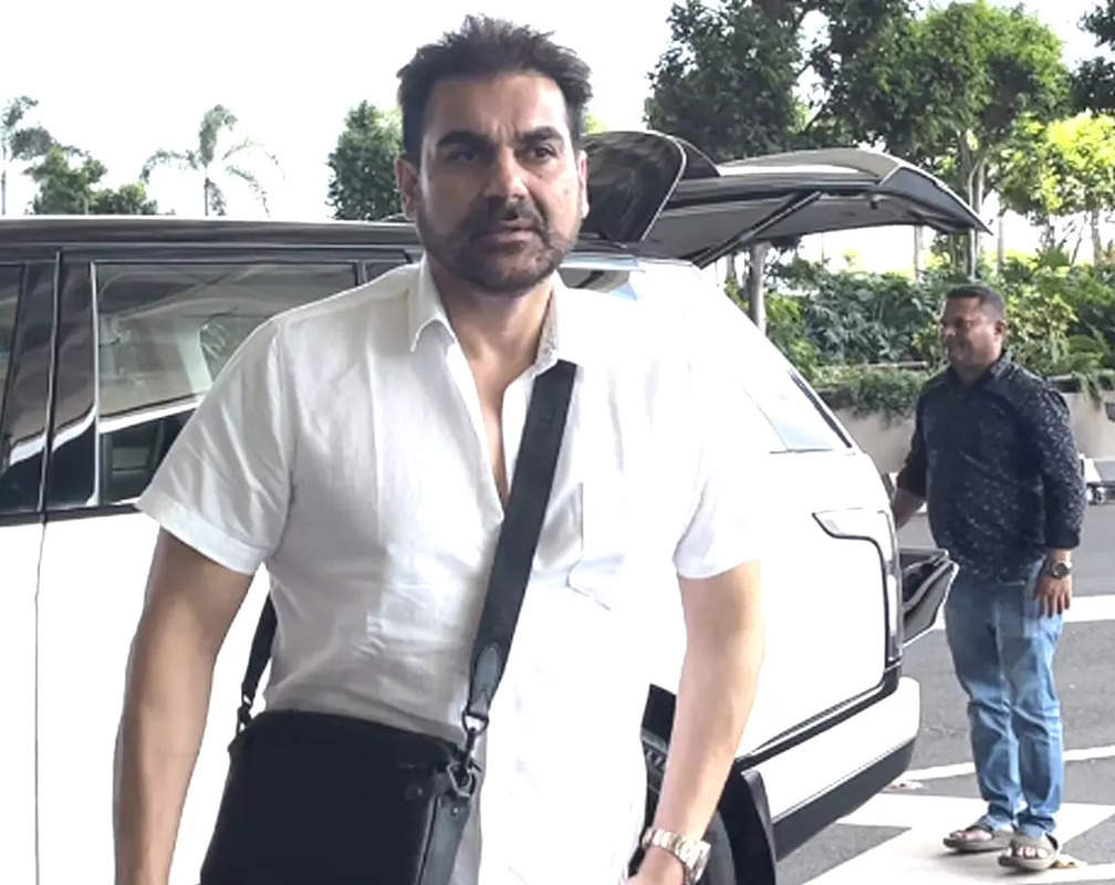 
Arbaaz Khan looks dapper as he gets clicked at airport
