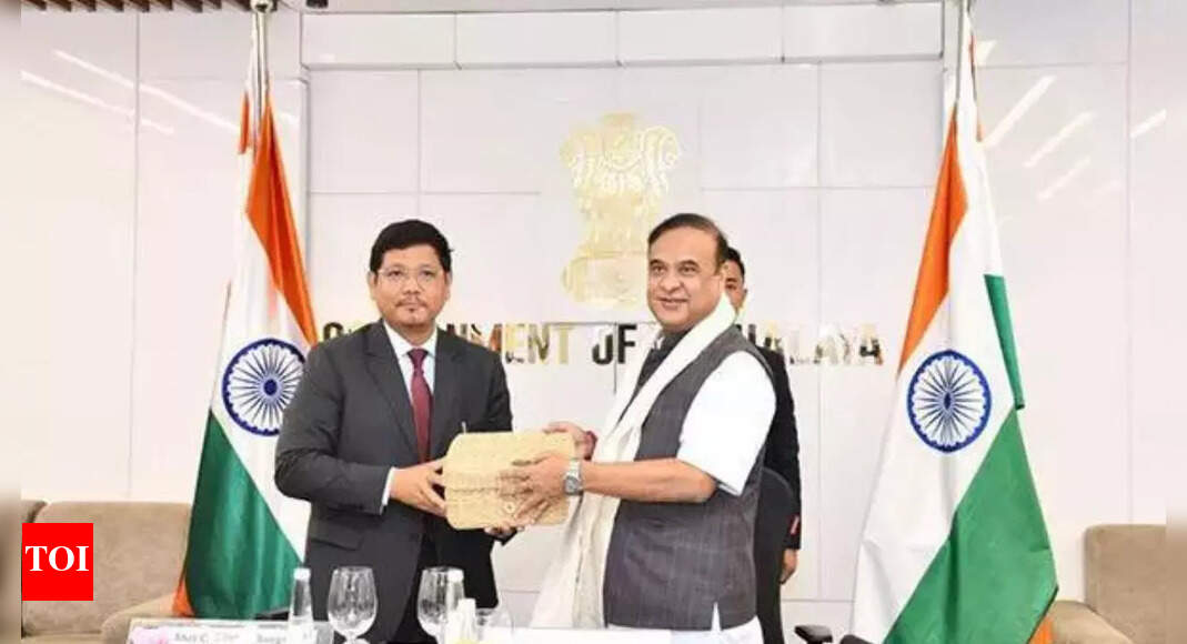 Meghalaya: Assam CM Sarma discusses border dispute with his Meghalaya ...