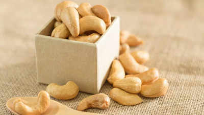 Roasted cashew: Best options for your munching breaks