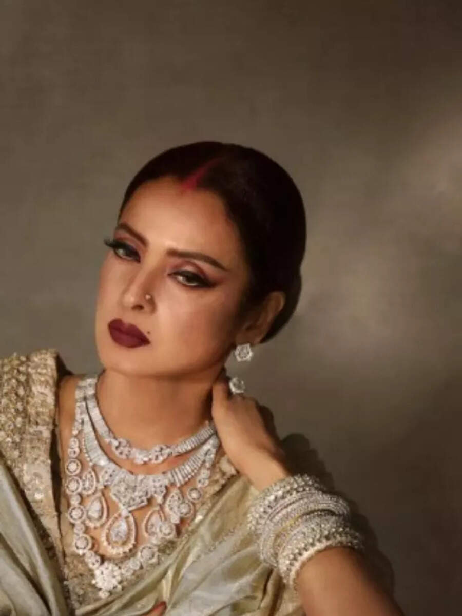 8 life lessons to learn from Rekha