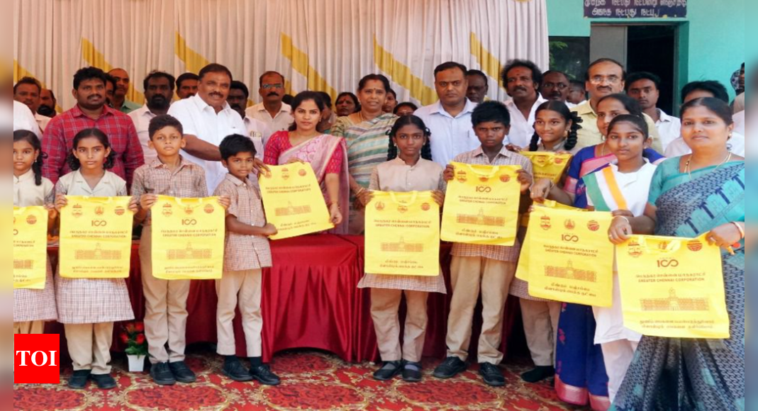 Chennai mayor R Priya hands over eco-friendly bags to GCC school ...