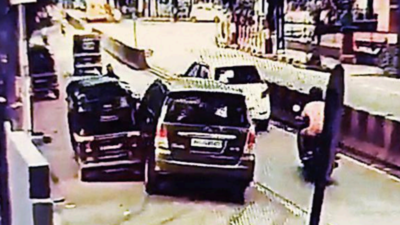 Senior citizen injured as car driven by 14-year-old knocks him down in Andheri