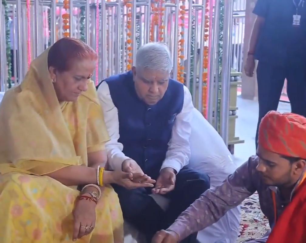 
Vice President Jagdeep Dhankhar offers prayers with his wife at Tejaji Temple in Ajmer
