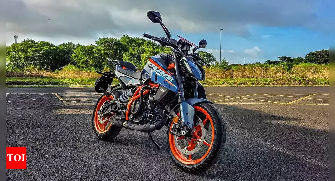 Watch: How the 2024 KTM 390 Duke is different from the previous generation  - Times of India