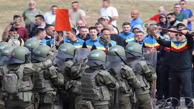 EU troops confront would-be rioters in exercise echoing Bosnia political crisis
