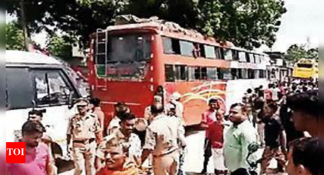 Man dies of suffocation after AC bus halted for 3 hours for fitness test | Lucknow News