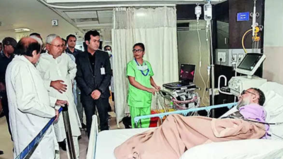 Bihar CM Nitish Kumar visits chief secretary in hospital