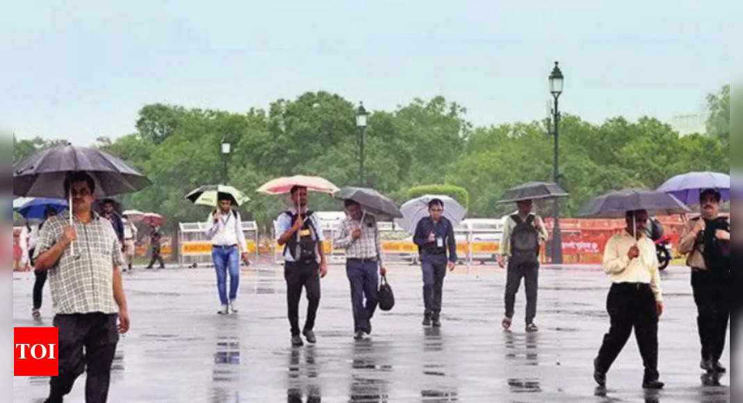 Met dept predicts more rain in Delhi today | Delhi News - Times of India