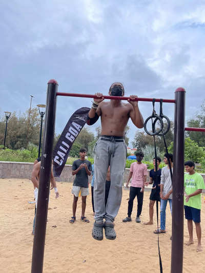 Goan lads mark World Pull Up day with 2000 pull ups Events Movie