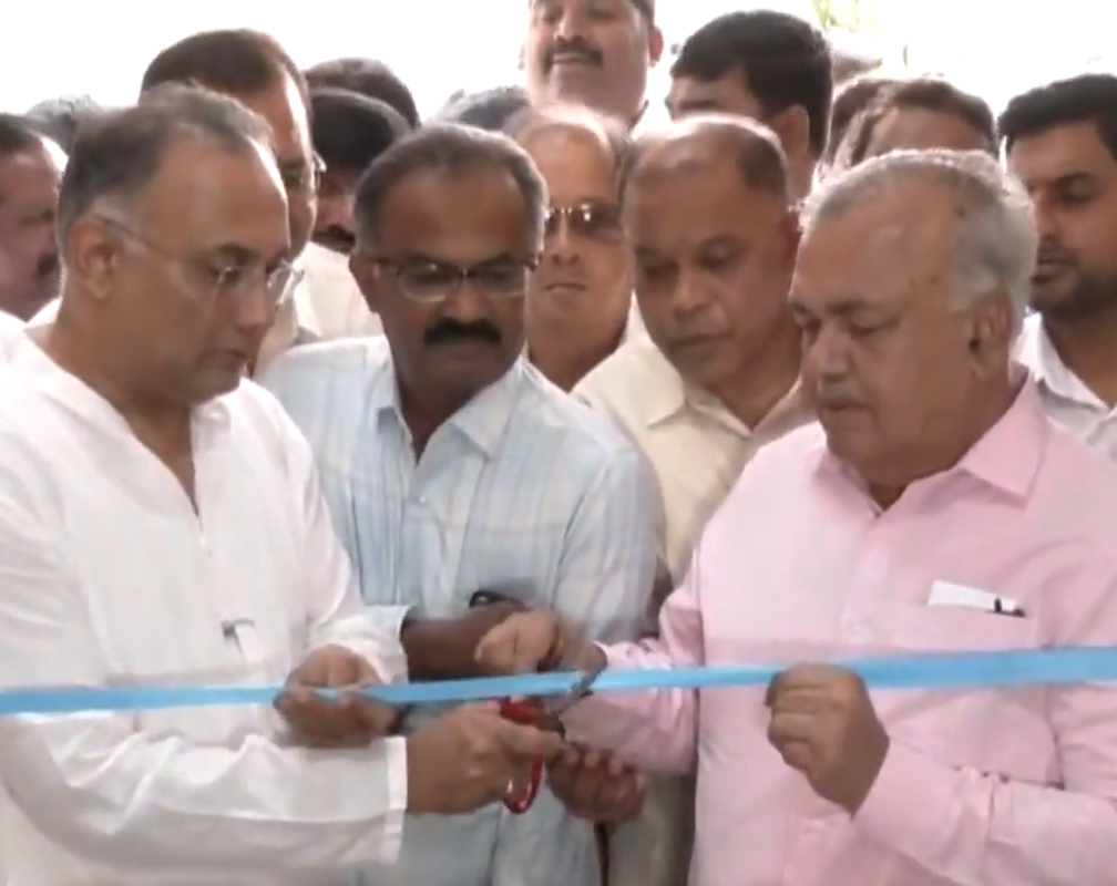
Karnataka Health Minister Dinesh Gundu Rao inaugurates BBMP’s Primary Health Center in Bengaluru
