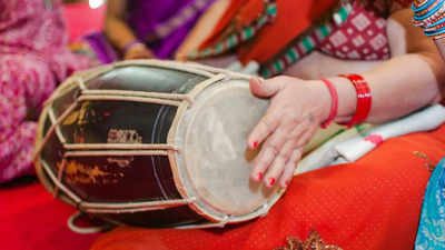 Folk instruments: Best tablas, harmoniums & more for festive gatherings