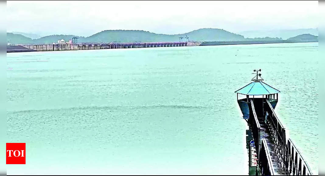 Water Level: Water Level In Ukai Swells | Surat News - Times of India