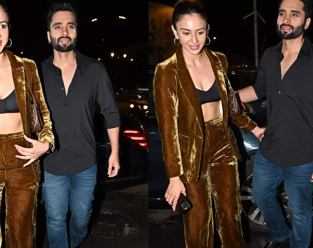 
Rakul Preet Singh steps out for dinner date with Jackky Bhagnani, spends quality time with her boyfriend
