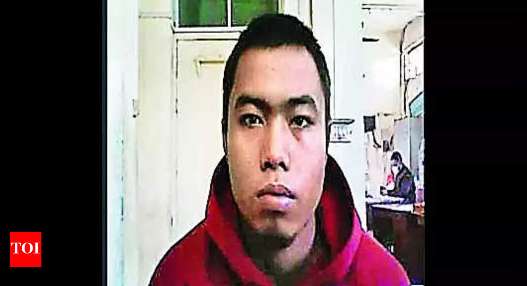 Prisoner breaks free, visits friend in another jail, gets caught but