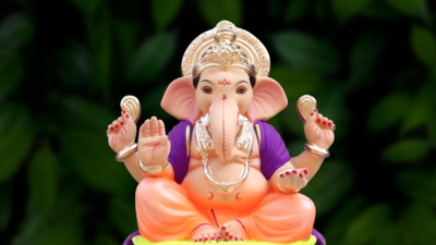 Ganesh Chaturthi Cards 2023: Best greeting card images to share with your friends on Vinayaka Chaturthi