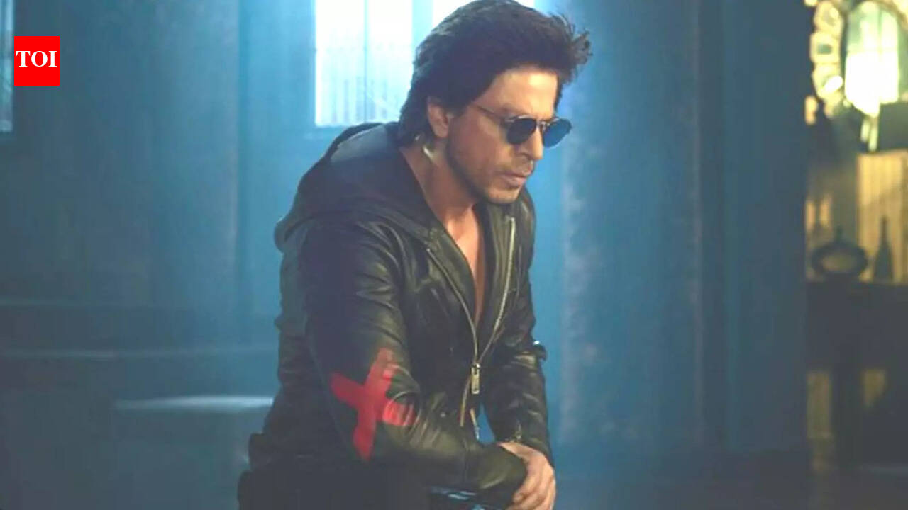 Viral video! Shah Rukh Khan's response to a little fan shouting his ...